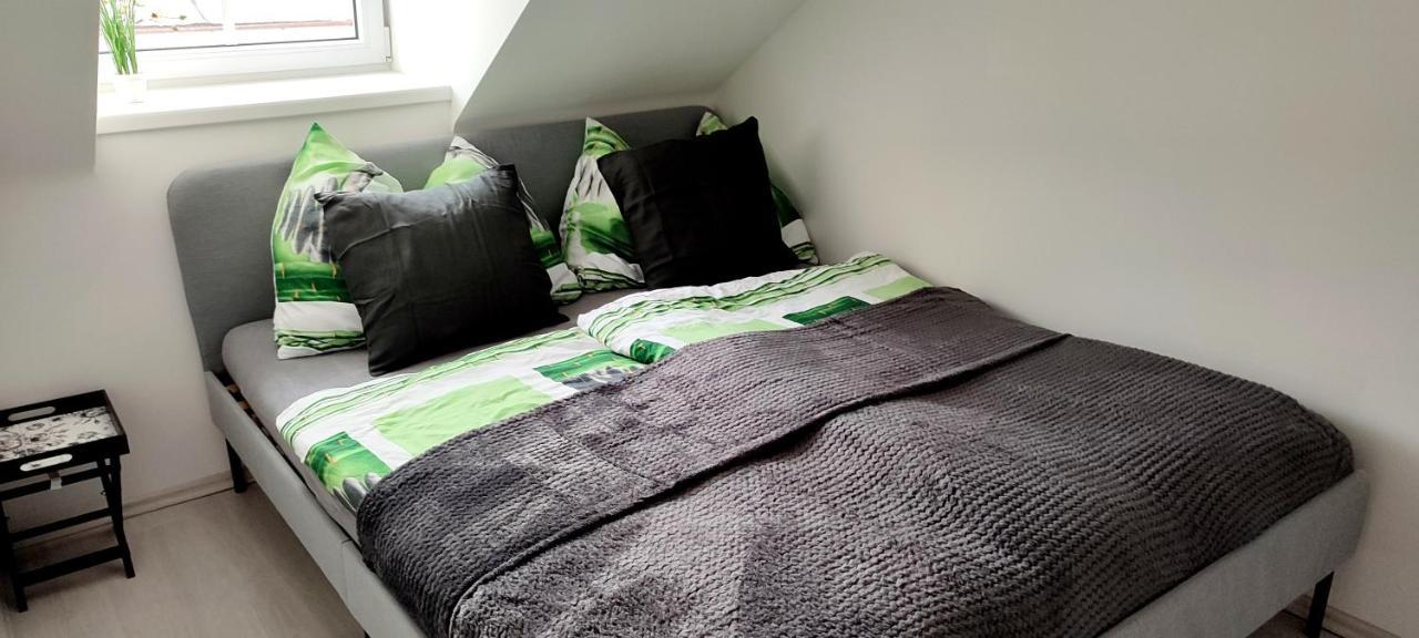 Apartman - Cafe Princ Pod Hradem Wifi, Klima Šternberk Bagian luar foto