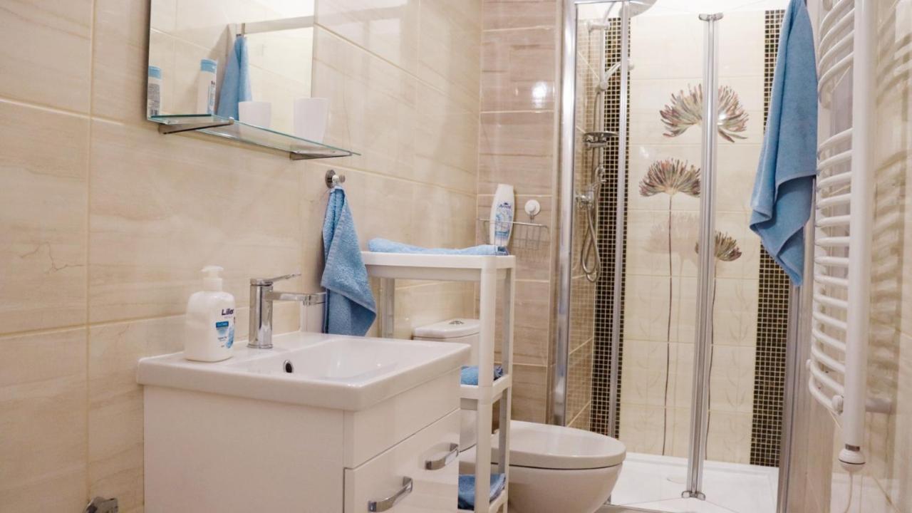 Apartman - Cafe Princ Pod Hradem Wifi, Klima Šternberk Bagian luar foto